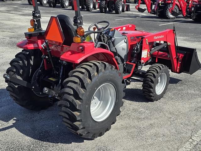 Image of Mahindra 1626 equipment image 3