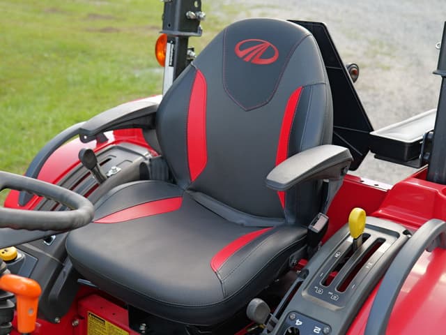 Image of Mahindra 1626 equipment image 4