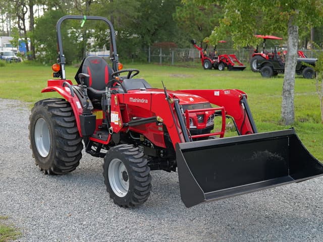 Image of Mahindra 1626 equipment image 1