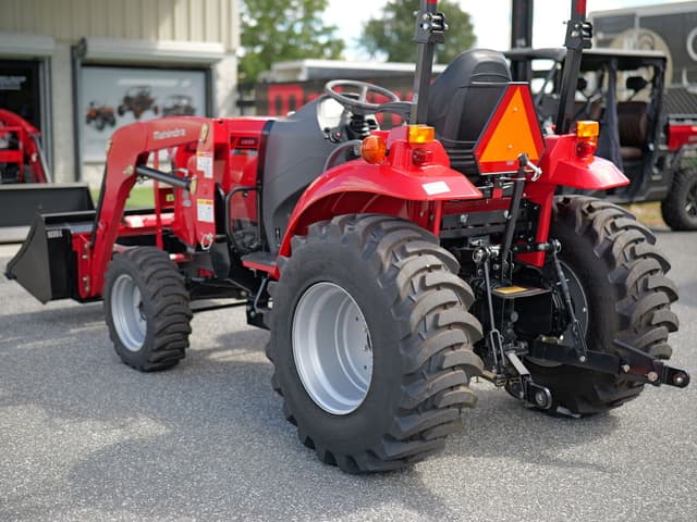 Image of Mahindra 1635 HST equipment image 2