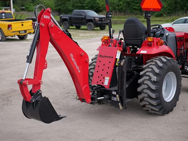 Image of Mahindra 1635 HST equipment image 4