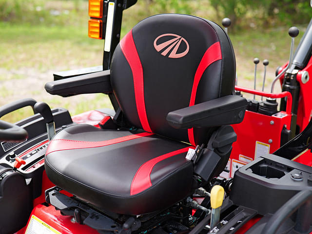 Image of Mahindra 2126 HST equipment image 4