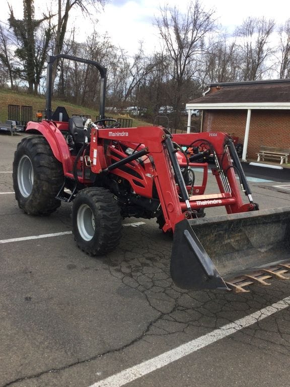 Main image Mahindra 2555