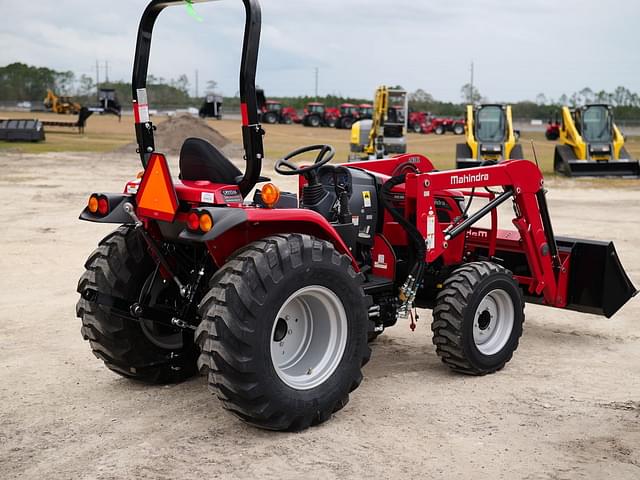 Image of Mahindra 2638HST equipment image 2