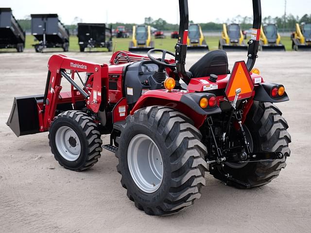 Image of Mahindra 2638HST equipment image 2