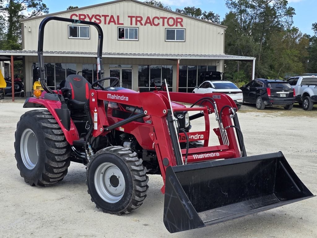 2024 Mahindra 2638HST Equipment Image0