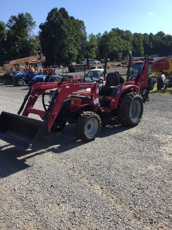 Main image Mahindra 3016