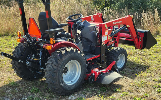 Image of Mahindra Max 26XLT HST equipment image 1