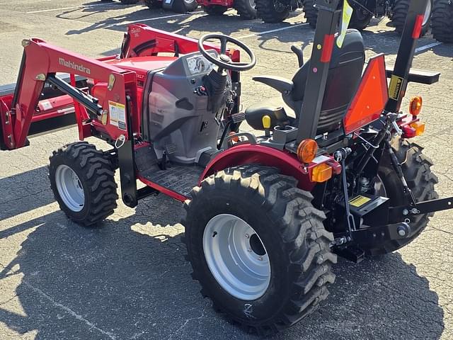 Image of Mahindra Max 26XLT equipment image 2