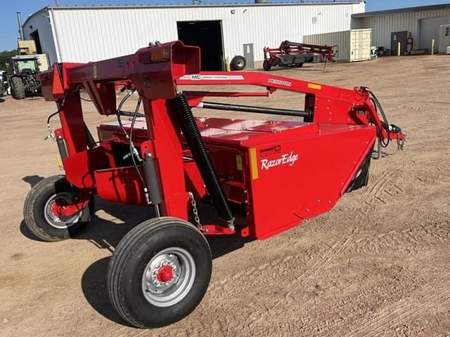 Image of Massey Ferguson 1373 equipment image 4