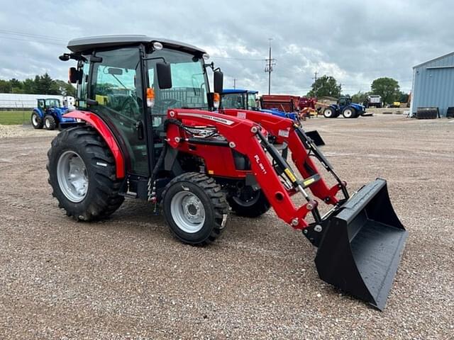 Image of Massey Ferguson 1835M equipment image 2