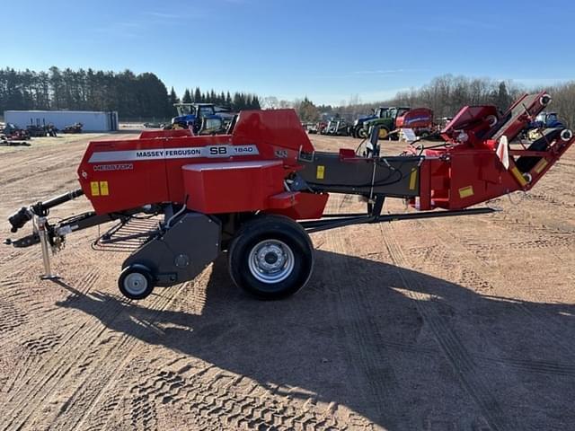 Image of Massey Ferguson 1840 equipment image 3