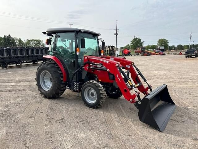 Image of Massey Ferguson 1840M equipment image 2