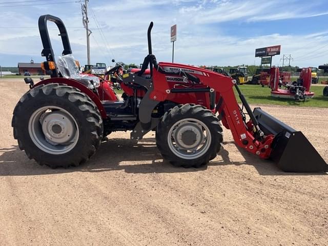 Image of Massey Ferguson 2605H equipment image 3