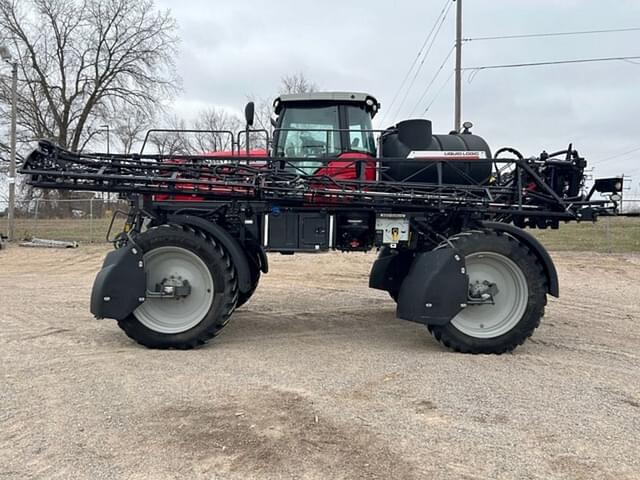 Image of Massey Ferguson 530R equipment image 1