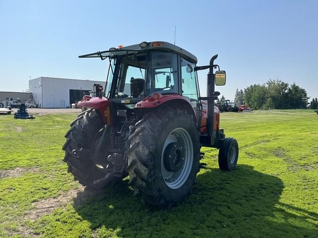 Image of Massey Ferguson 5465 equipment image 3