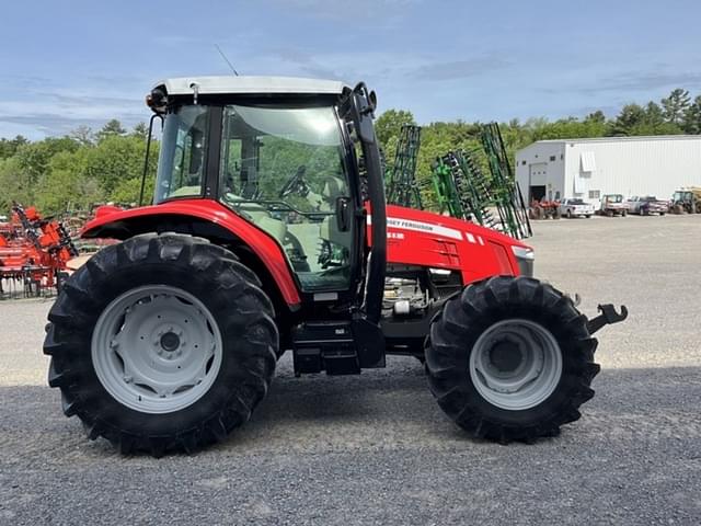 Image of Massey Ferguson 5612 equipment image 3