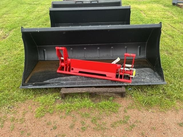 Image of Massey Ferguson Bucket equipment image 1