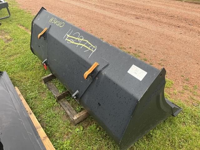 Image of Massey Ferguson Bucket equipment image 4