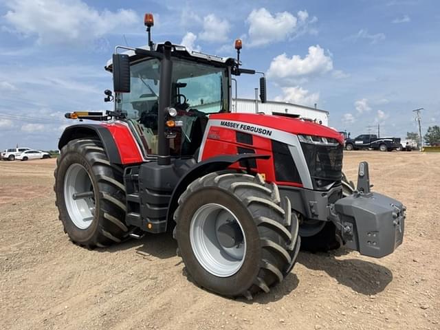 Image of Massey Ferguson 8S.305 equipment image 2