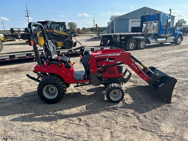 Image of Massey Ferguson GC1725M equipment image 3