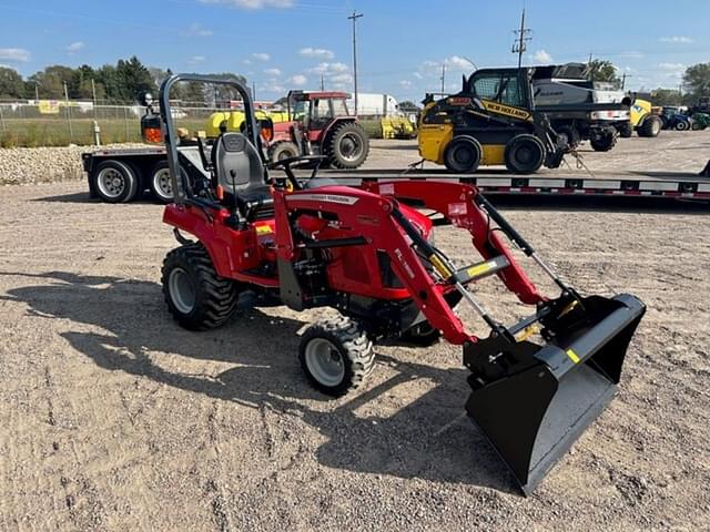 Image of Massey Ferguson GC1725M equipment image 2