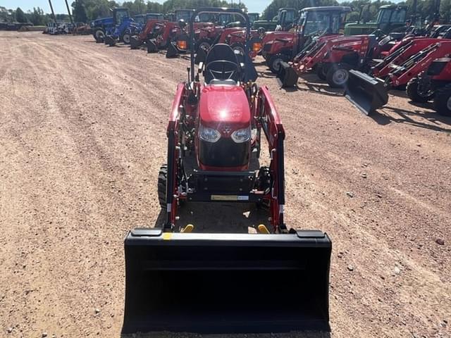 Image of Massey Ferguson GC1725M equipment image 1