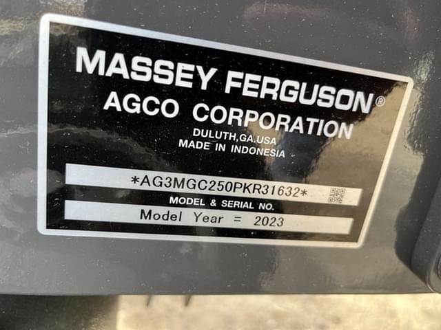 Image of Massey Ferguson GC1725MB equipment image 3