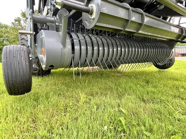 Image of Massey Ferguson RB4160V equipment image 4