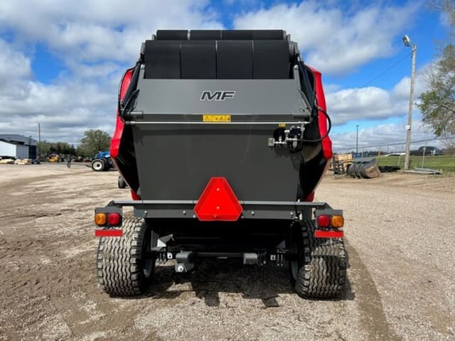 Image of Massey Ferguson RB4160V equipment image 4