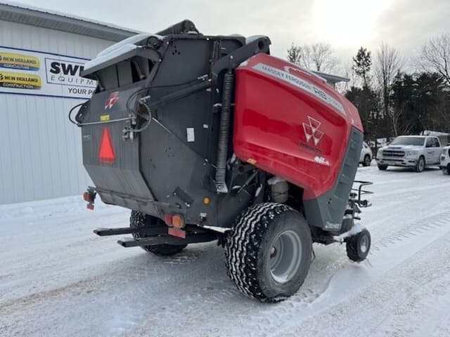 Image of Massey Ferguson RB4180V equipment image 2