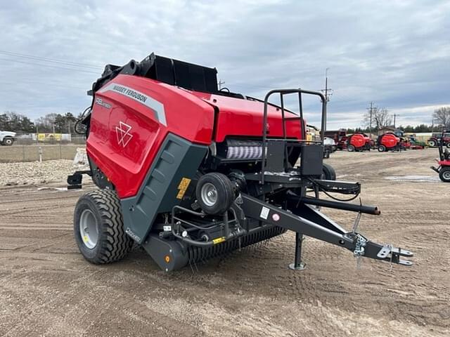 Image of Massey Ferguson RB4180V equipment image 3