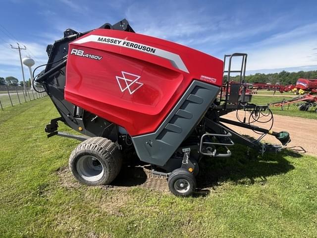 Image of Massey Ferguson RB4180V equipment image 3