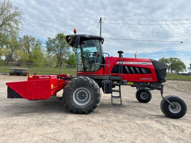 Image of Massey Ferguson WR235 equipment image 2