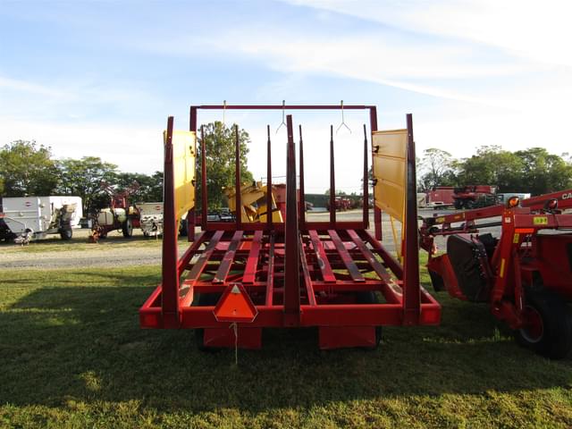 Image of New Holland 1037 equipment image 2