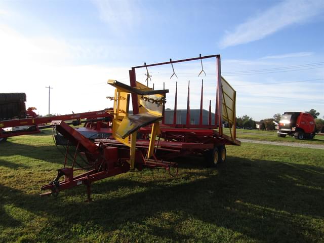 Image of New Holland 1037 equipment image 4