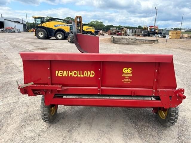 Image of New Holland 166 equipment image 4