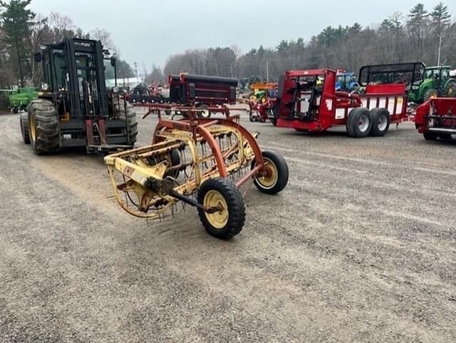 Image of New Holland 258 equipment image 4