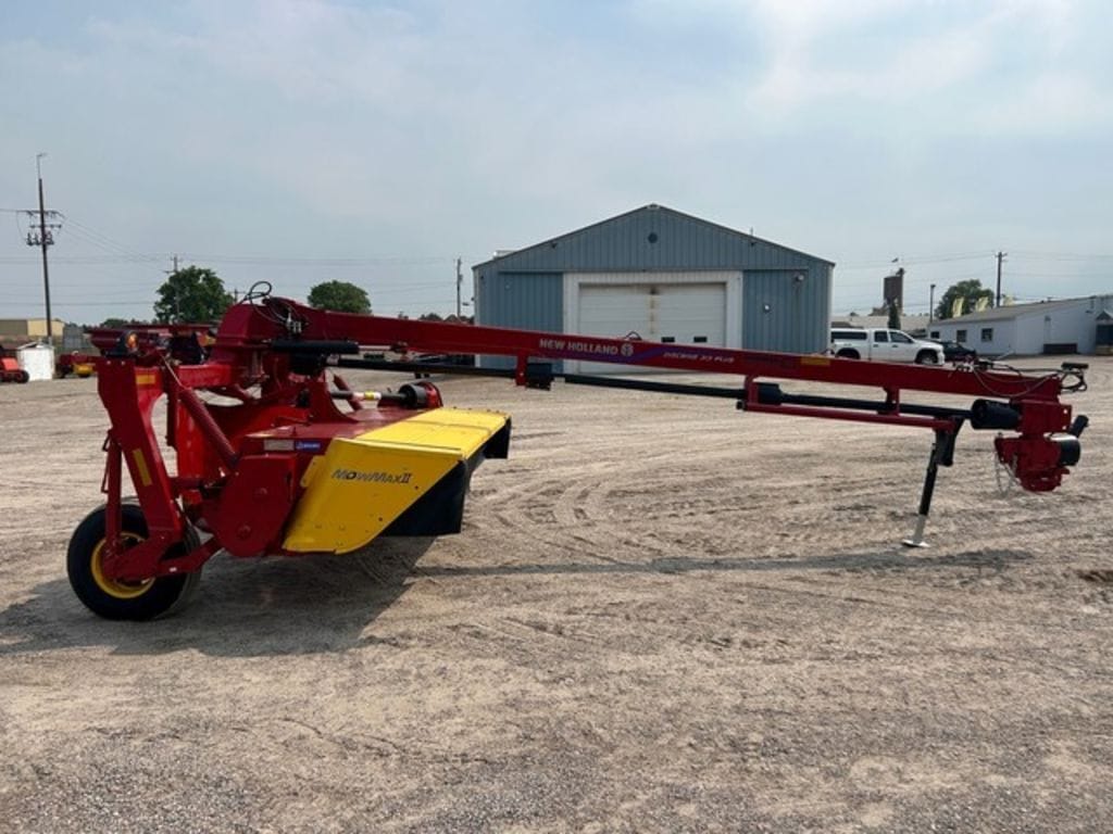 2025 New Holland 313 Plus Equipment Image0