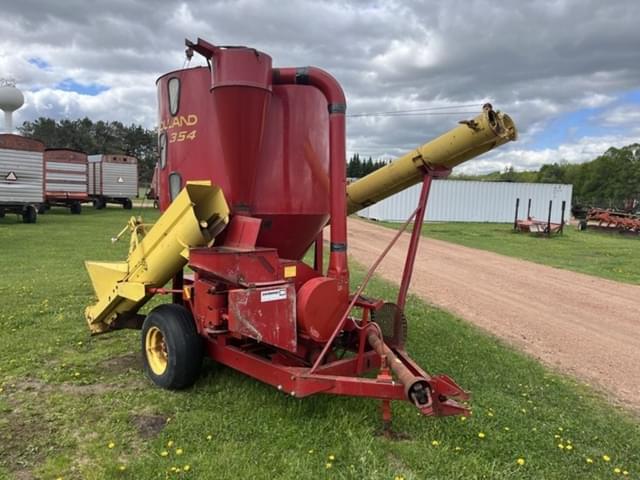 Image of New Holland 354 equipment image 2