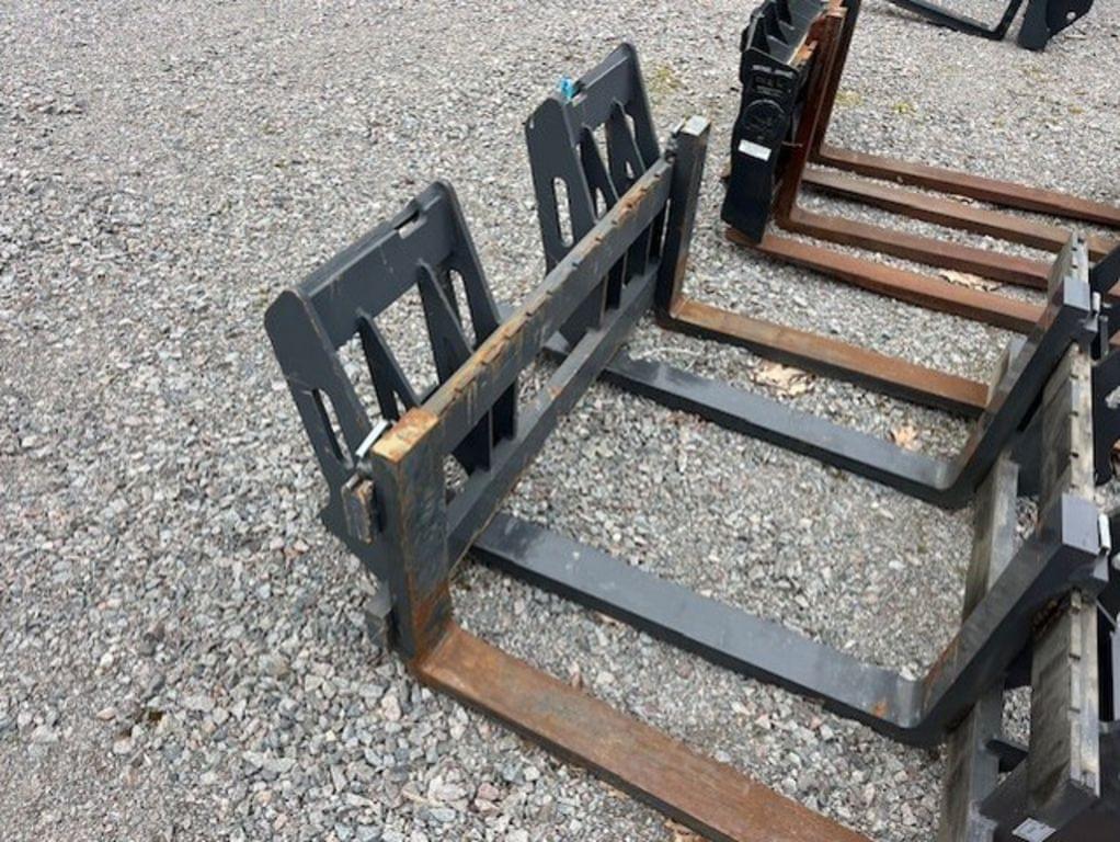 Image of New Holland Pallet Forks Primary Image