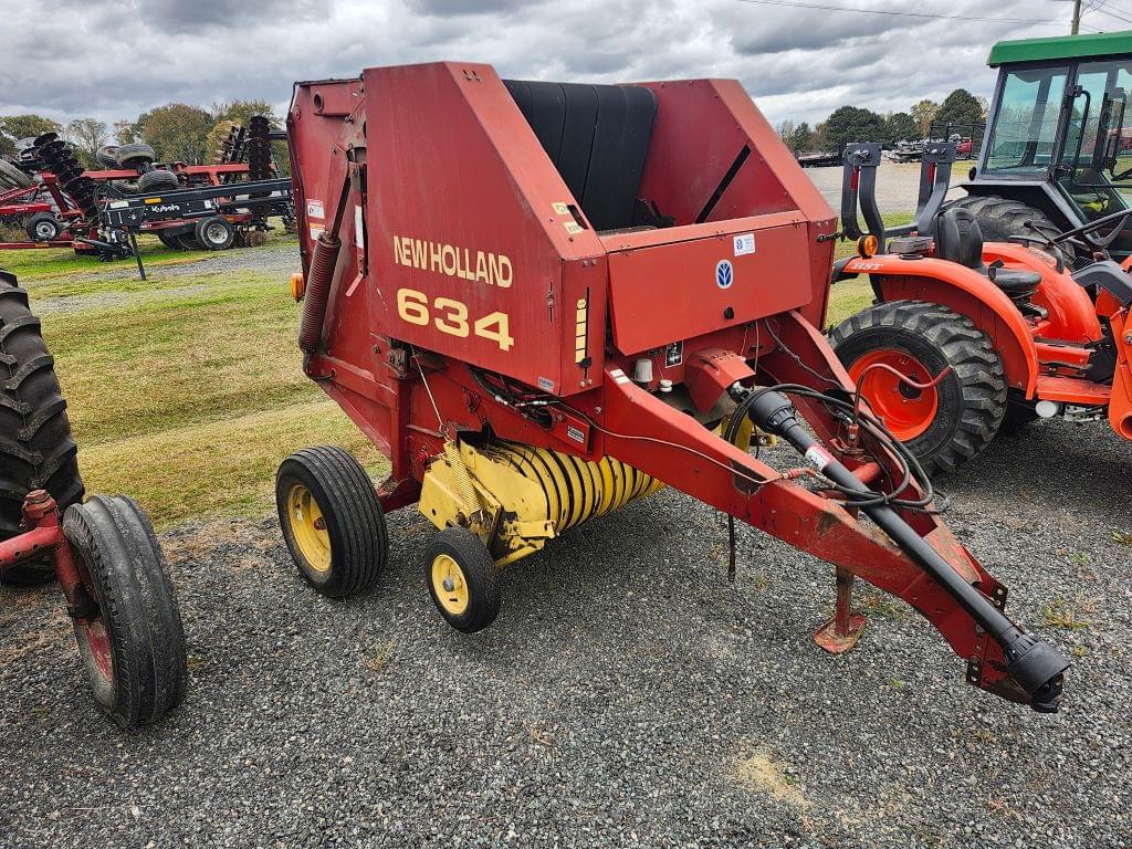 Image of New Holland 634 Image 0