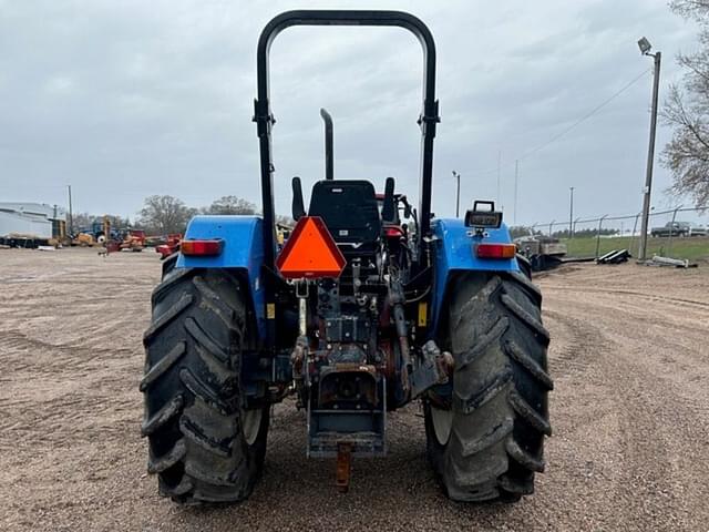Image of New Holland 6635 equipment image 4