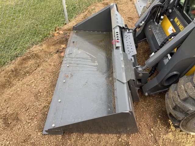 Image of New Holland 72" LPE Bucket equipment image 1