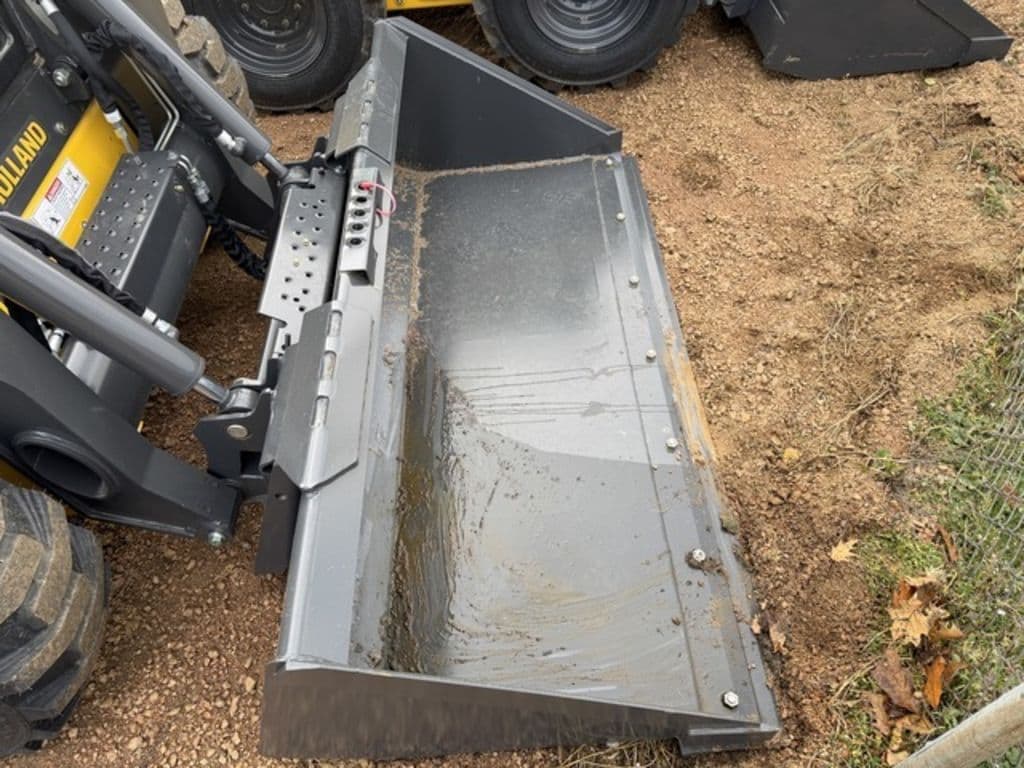 Image of New Holland 72" Low Profile Dirt Bucket Primary image