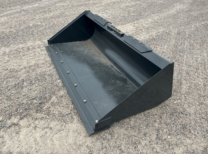Image of New Holland 72" LPE Bucket Image 1