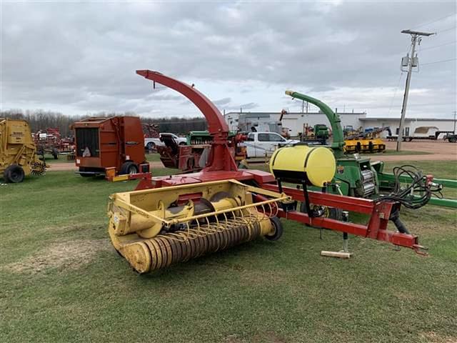 Image of New Holland 790 equipment image 1