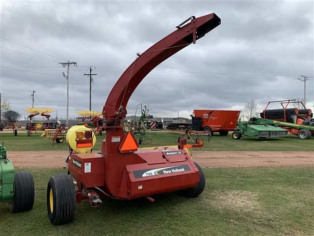 Image of New Holland 790 equipment image 3