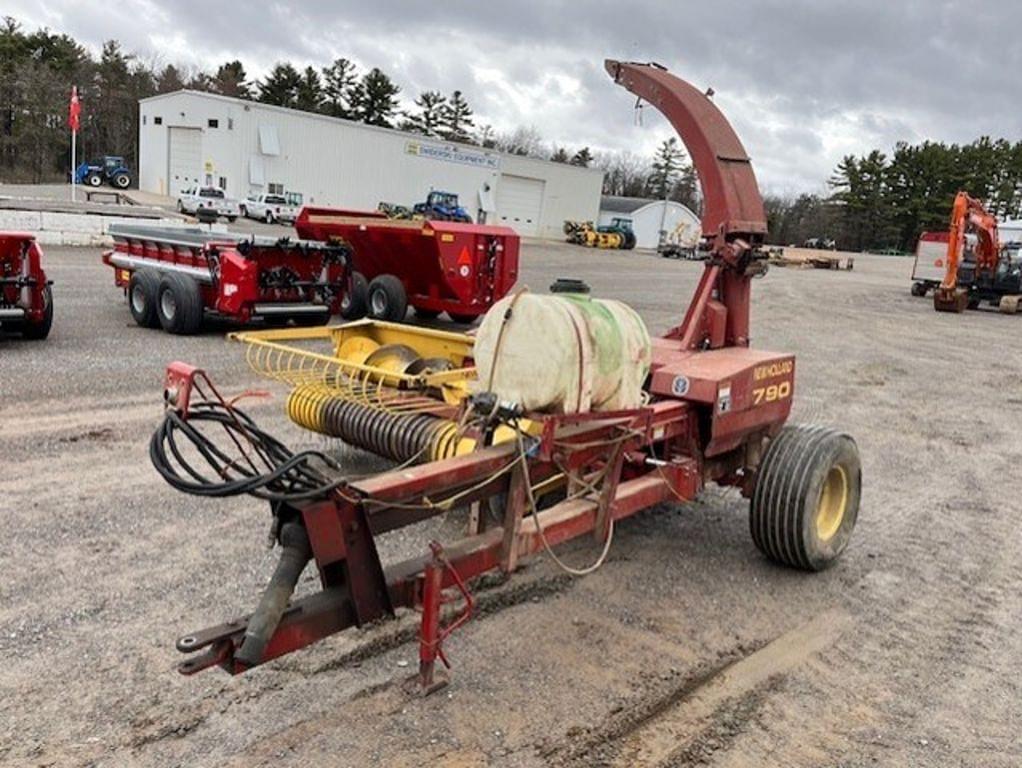 Image of New Holland 790 Image 1