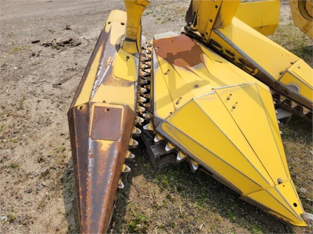 Main image New Holland 824